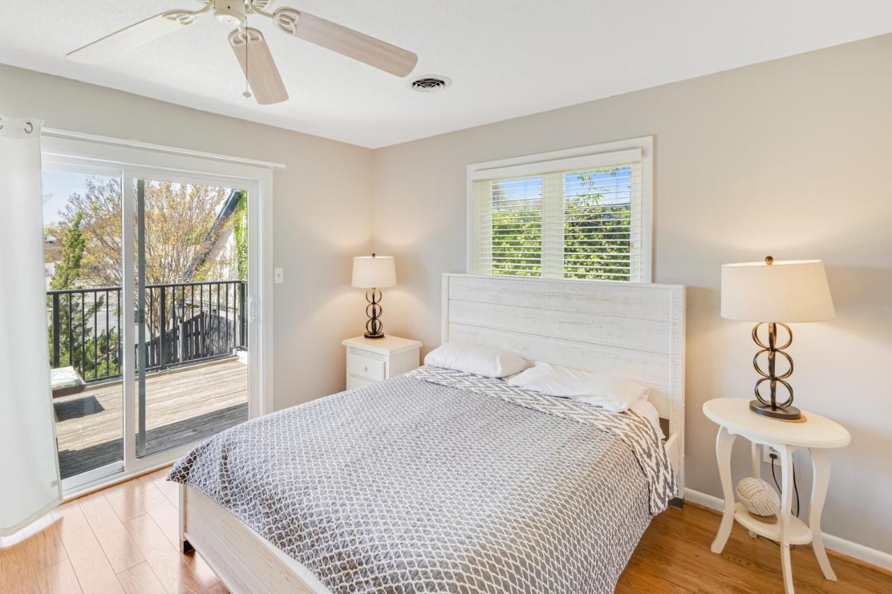 Scarborough Village - 245 Country Club Dr, Unit #608 레오보스 비치 외부 사진