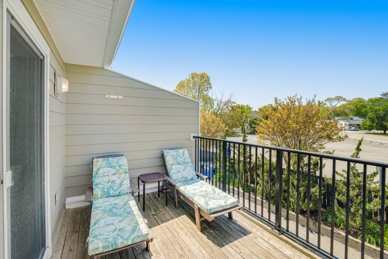 Scarborough Village - 245 Country Club Dr, Unit #608 레오보스 비치 외부 사진