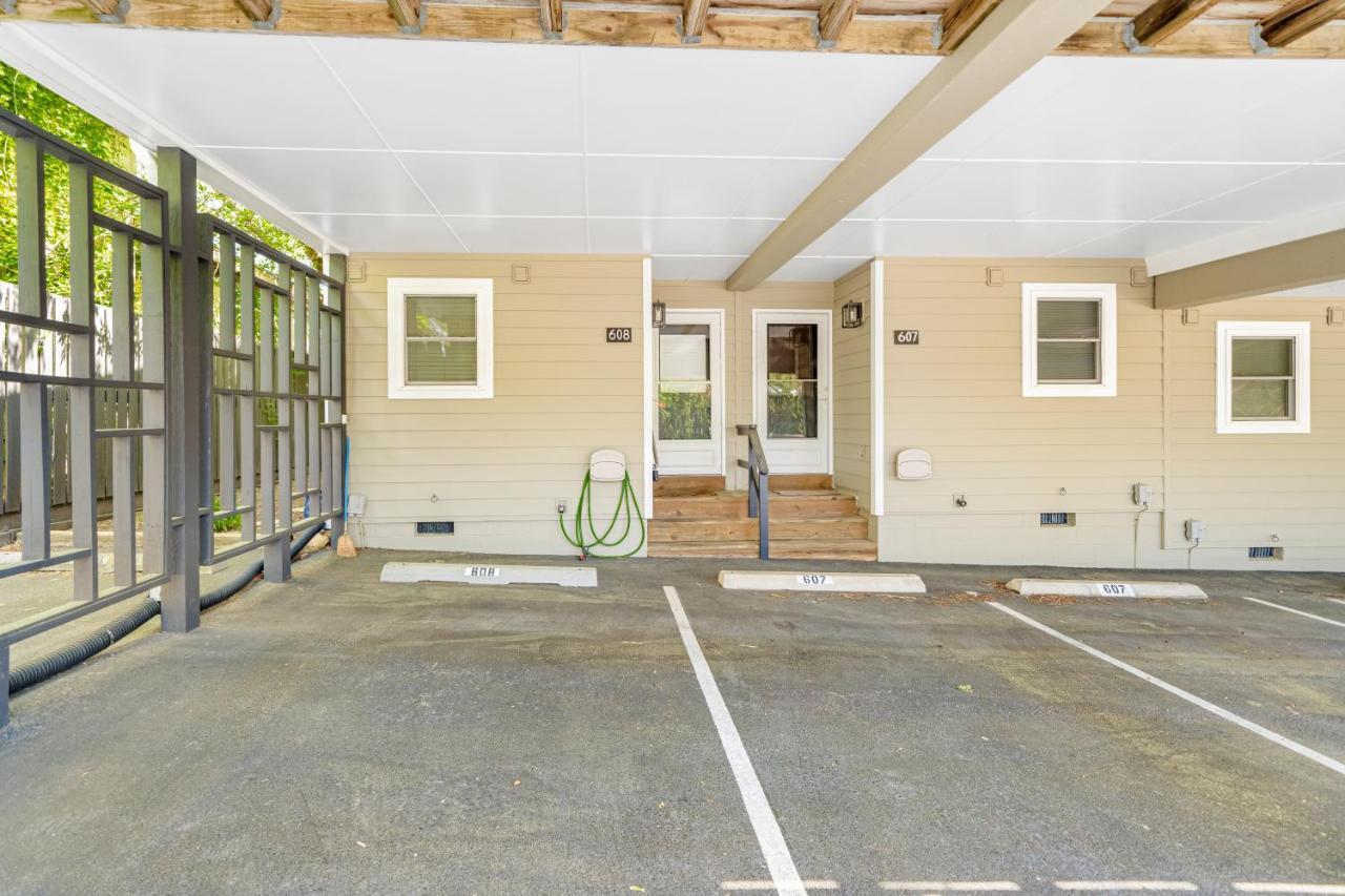 Scarborough Village - 245 Country Club Dr, Unit #608 레오보스 비치 외부 사진