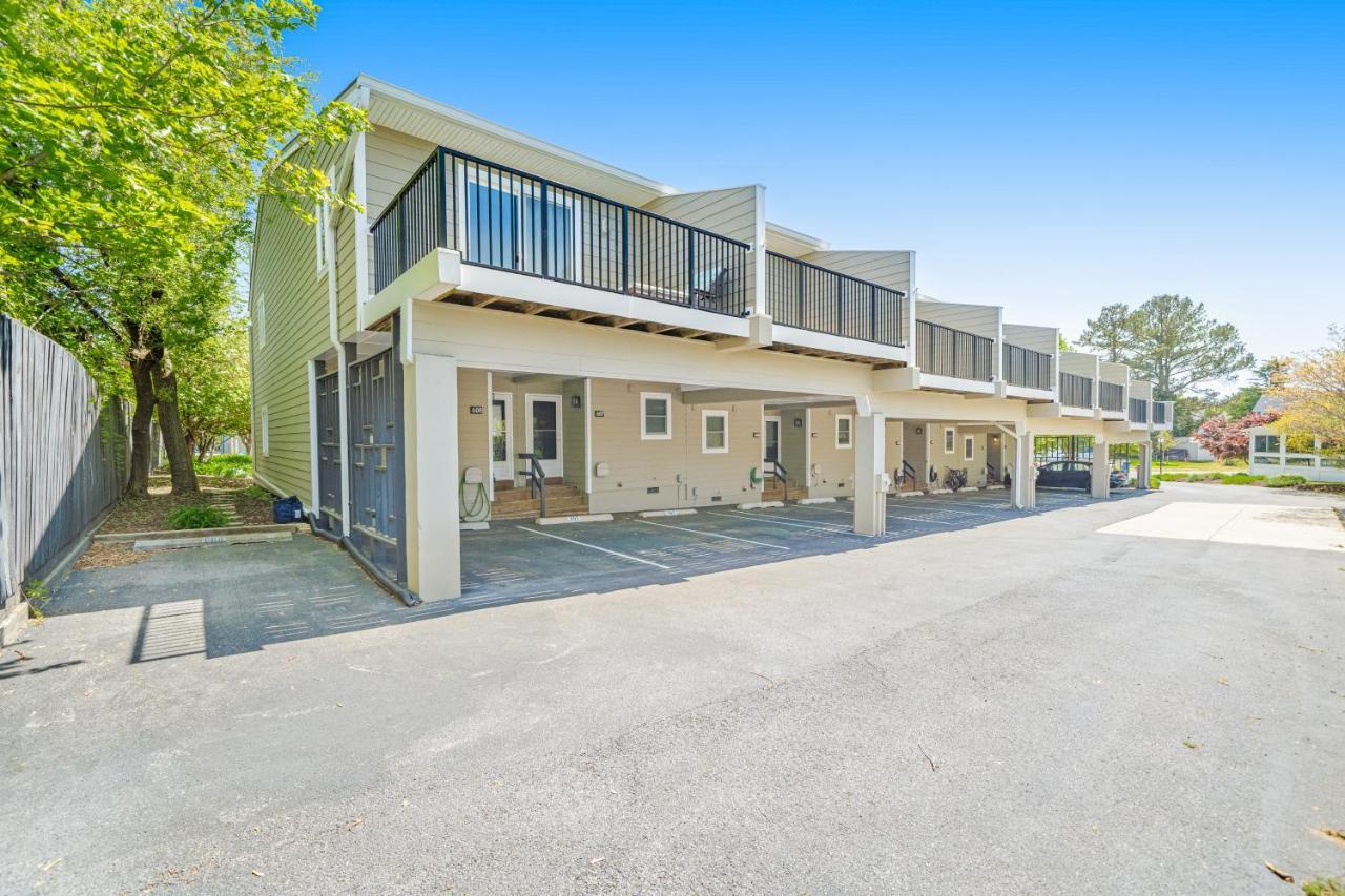 Scarborough Village - 245 Country Club Dr, Unit #608 레오보스 비치 외부 사진