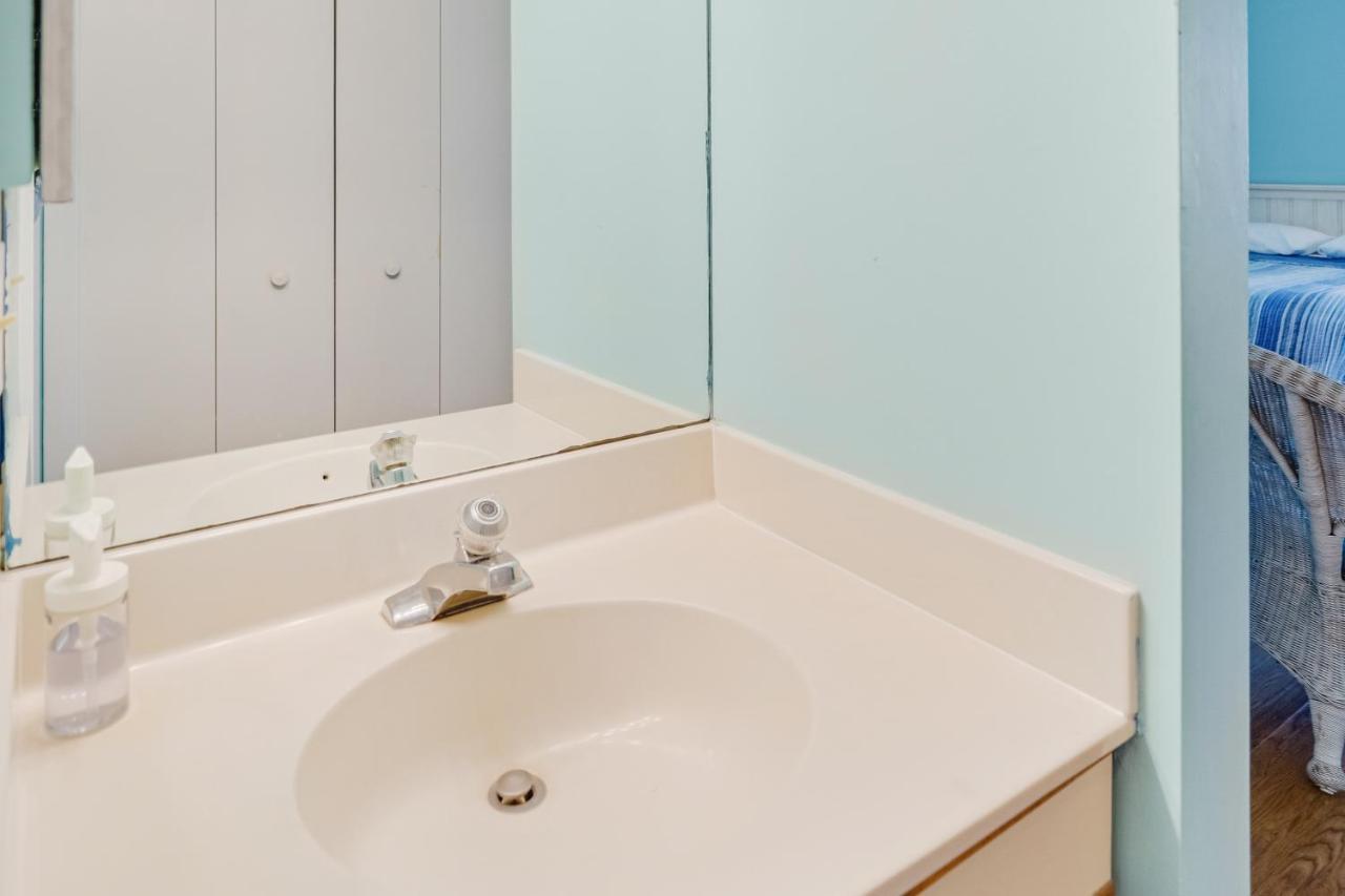 Scarborough Village - 245 Country Club Dr, Unit #608 레오보스 비치 외부 사진