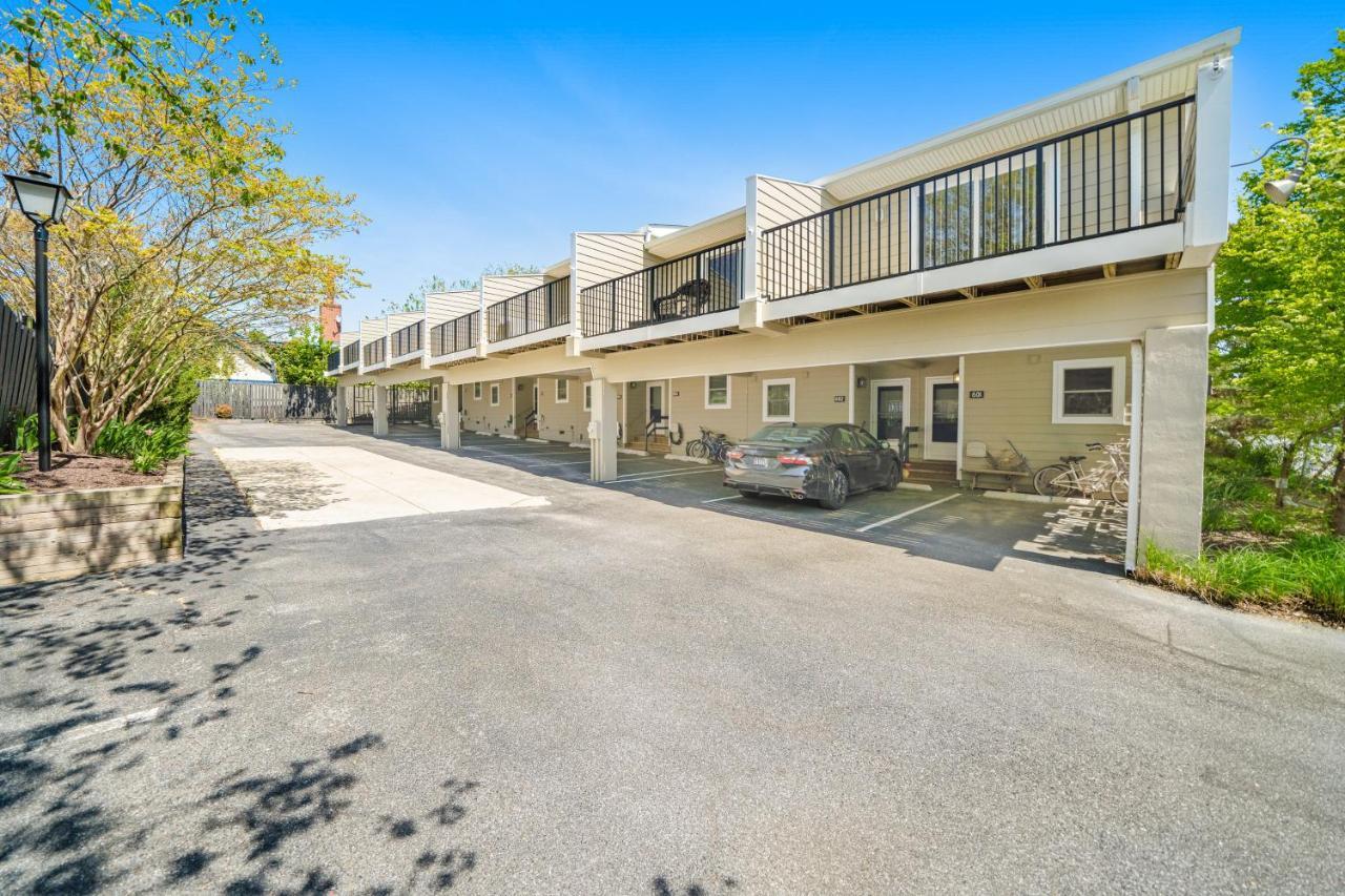Scarborough Village - 245 Country Club Dr, Unit #608 레오보스 비치 외부 사진
